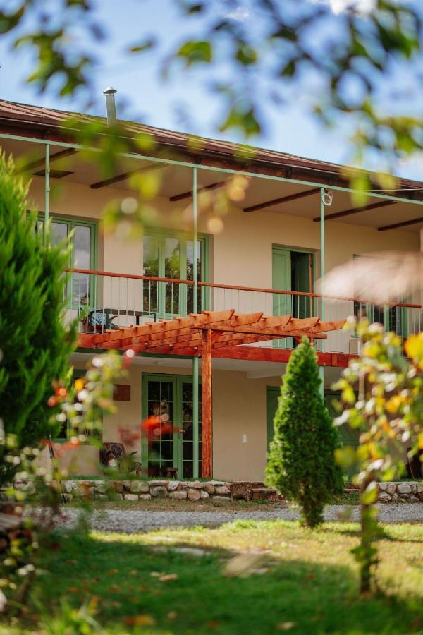 Отель Casa Akacia Телави Экстерьер фото